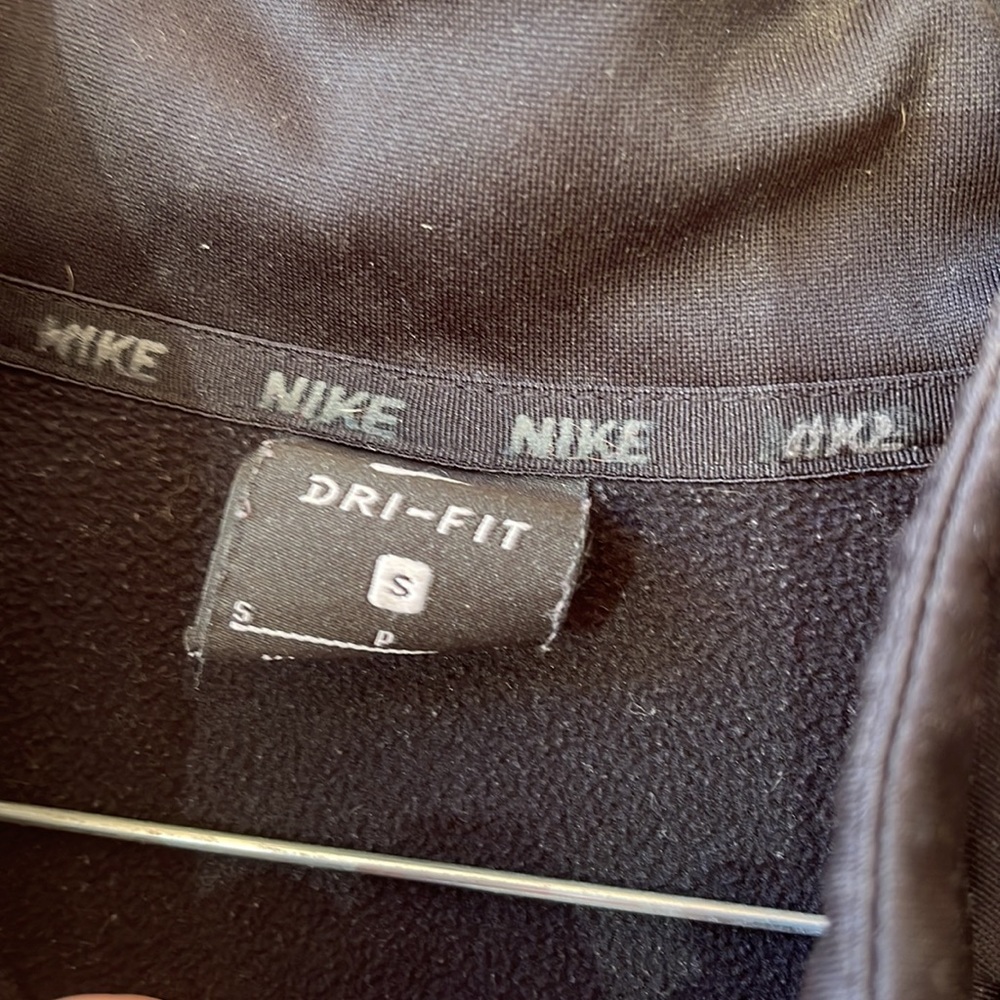 Drifit pull over - Picture 2 of 3